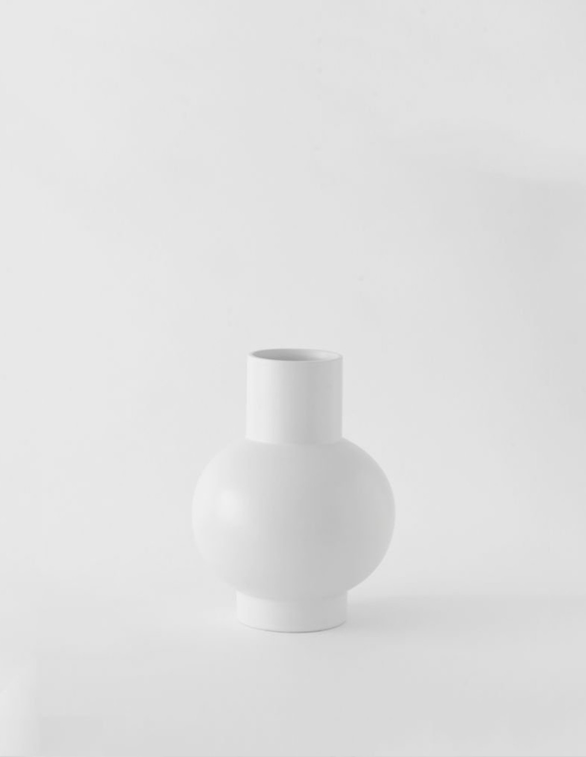 Raawii Small Vase - VAPOROUS GREY