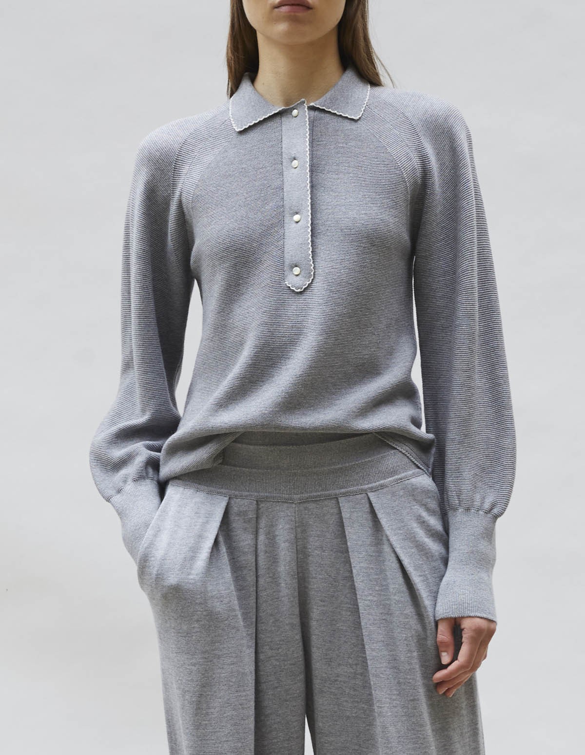 Gris moyen